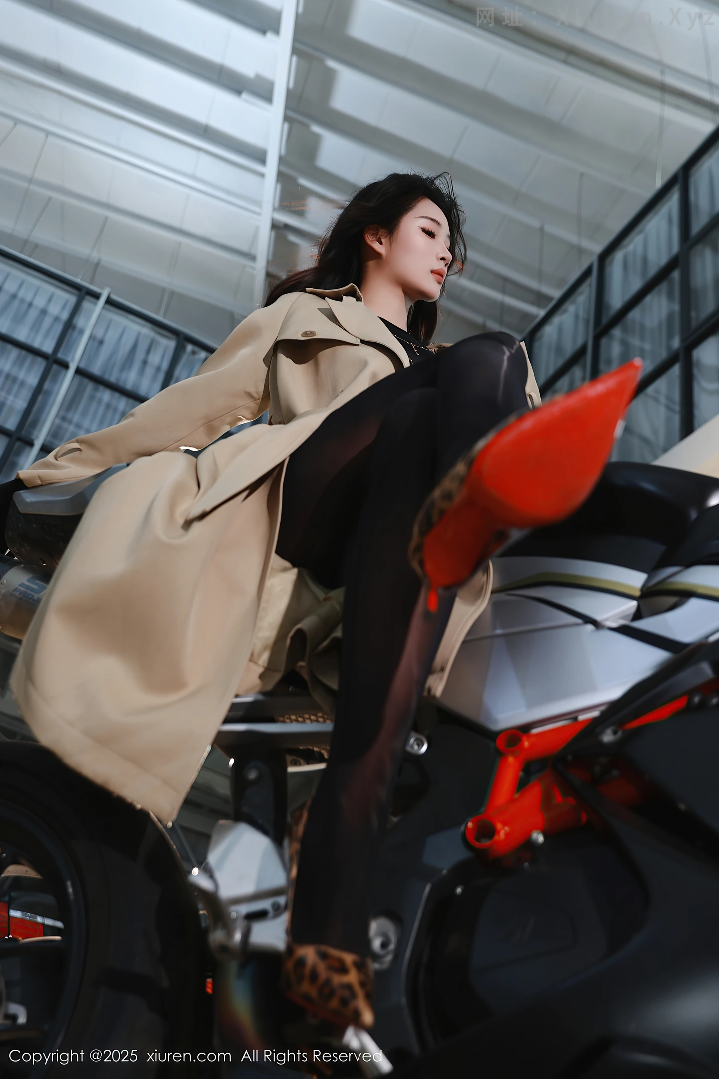 图片[4]-[XiuRen秀人网] VOL.10788 模特南乔性感杏色风衣露薄透连体黑丝秀完美身材惹火诱惑写真82P-秀人网官方网站